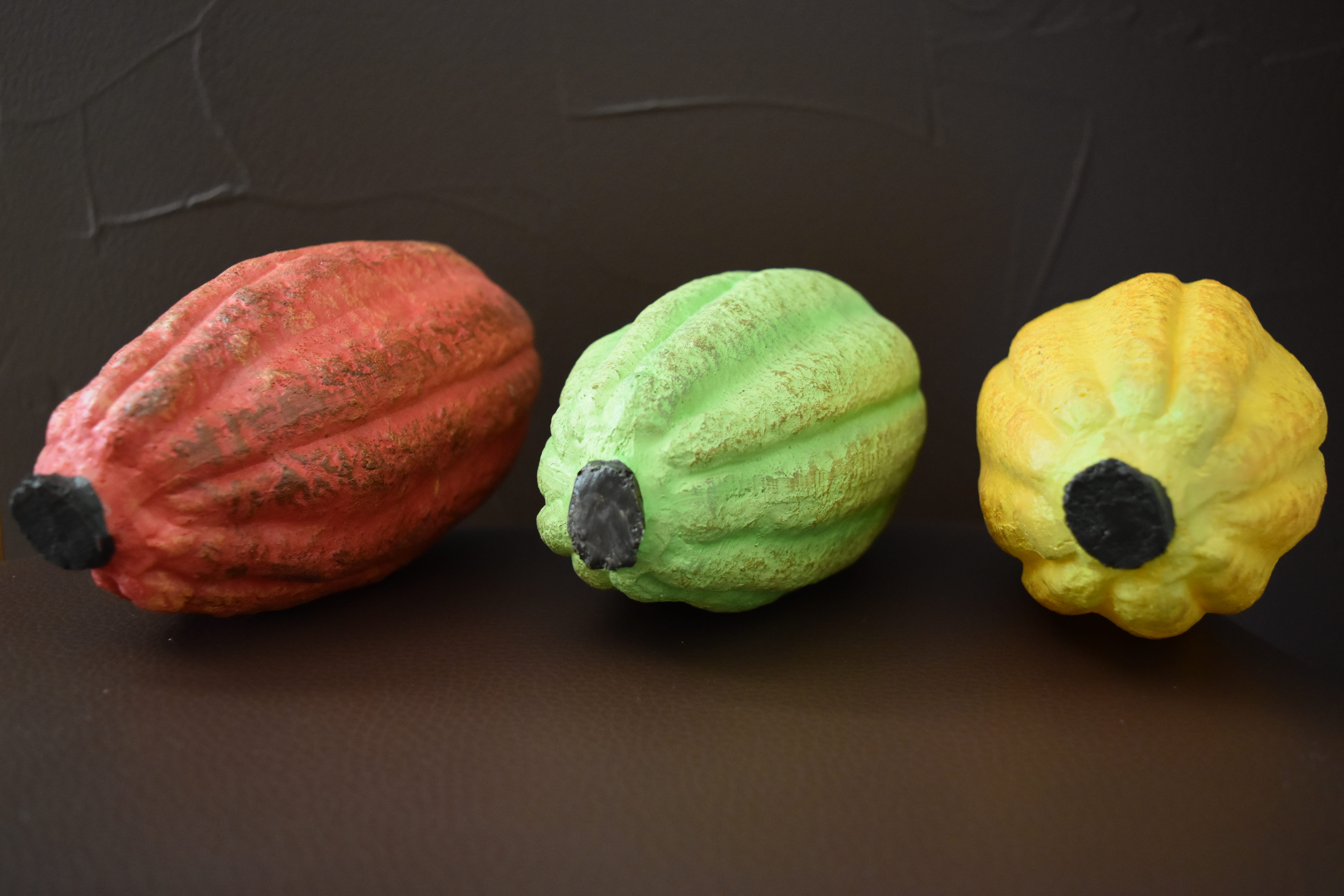 Trois cabosses de cacao